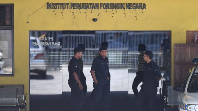 Entrada en el Instituto Forense del Hospital de Kuala Lumpur