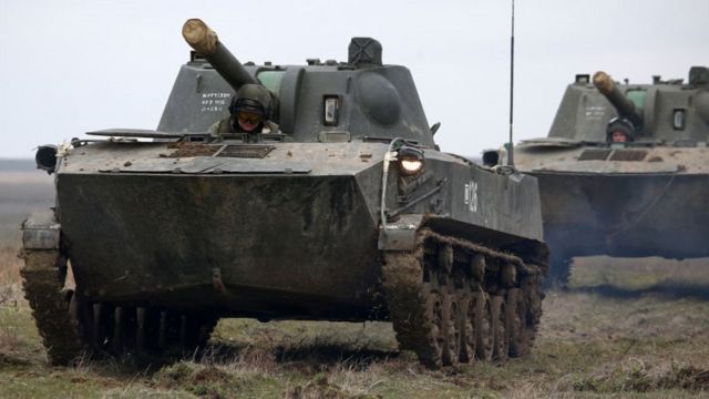 Росія проводить військові маневри в Криму