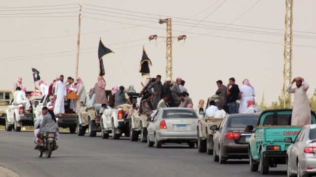 Un convoi funéraire du groupe djihadiste Ansar Beït Al-Maqdis dans le Sinaï en 2013.