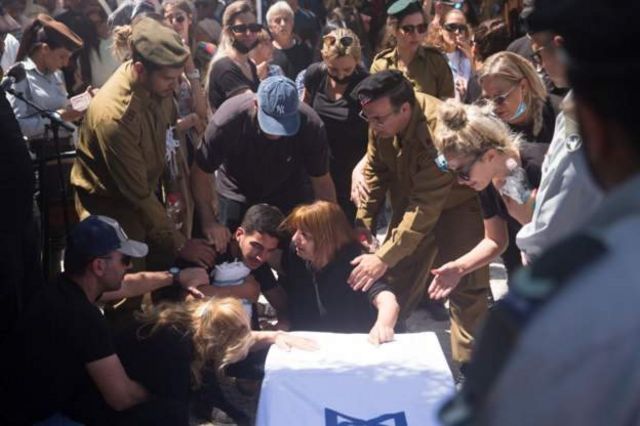 Pemakaman tentara Israel yang tewas.