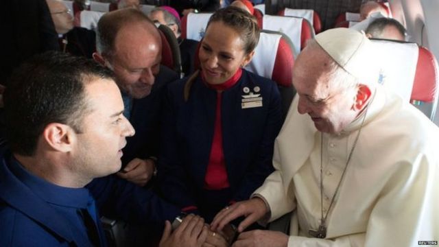 Pope Francis marry flight attendants for Chile
