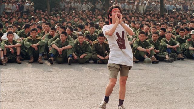 1989年6月3日，一名學生呼籲軍人回家