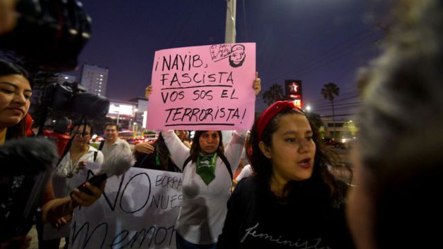 Protestas contra el llamado "bukelazo".