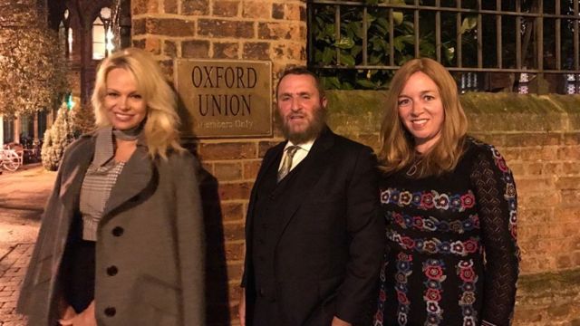 Pamela Anderson tells Oxford Union online porn photo