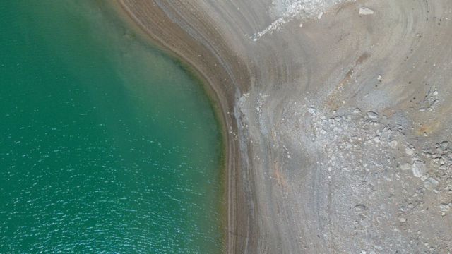 انخفاضات معدلات المياه في الأنهار في اسبانيا