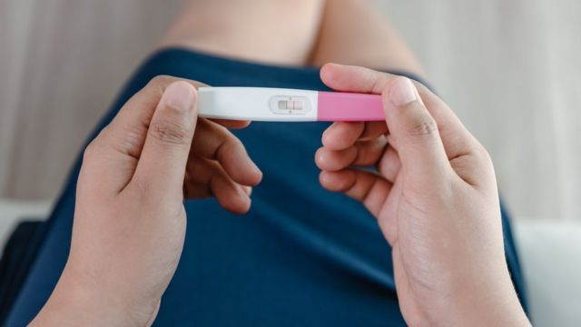 La regla de los 3 meses”: por qué muchas mujeres esperan hasta la semana 12  para anunciar su embarazo (y cómo puede ser contraproducente) - BBC News  Mundo