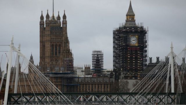 Palacio de Westminster tras el máximo nivel de restricciones impuesto en Londres.