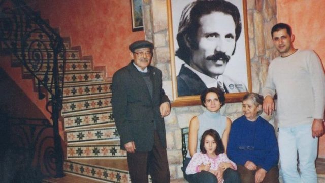 Mütevazı bir aileden gelen Kaftancıoğlu öldürülen gazeteci Ümit Kaftancıoğlu'nun oğluyla evli