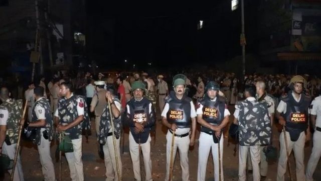 நூபுர் ஷர்மா vs முகமது ஜுபைர்