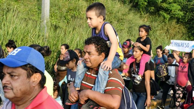 Suspender la ayuda de EE.UU. a Centroamérica no detiene la migración, advierten expertos