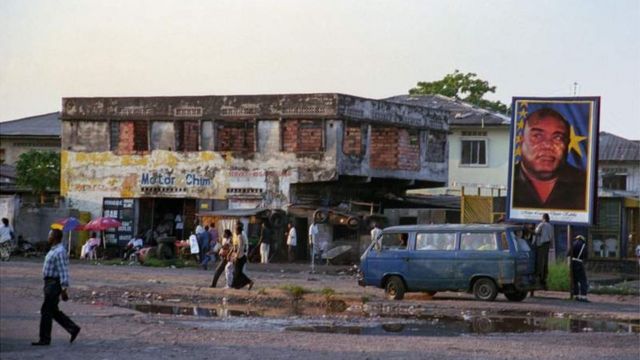 Na nyuma y'imyaka kuva aho apfiriye, ifoto ya Laurent-Désiré Kabila yari ikiboneka ku byapa ku mihanda yo mu murwa mukuru Kinshasa