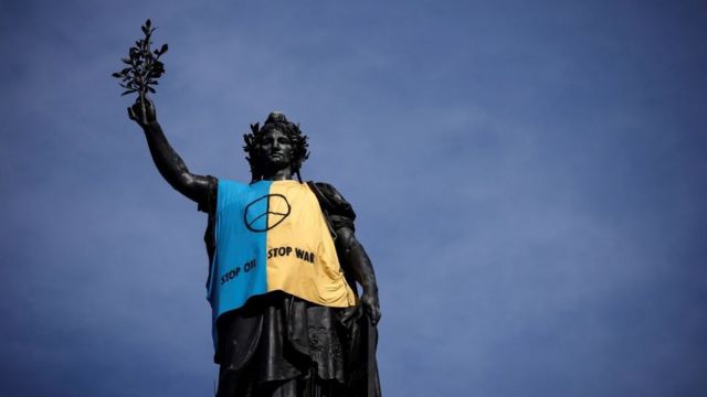 "Остановите нефть, остановите войну". Протест во Франции