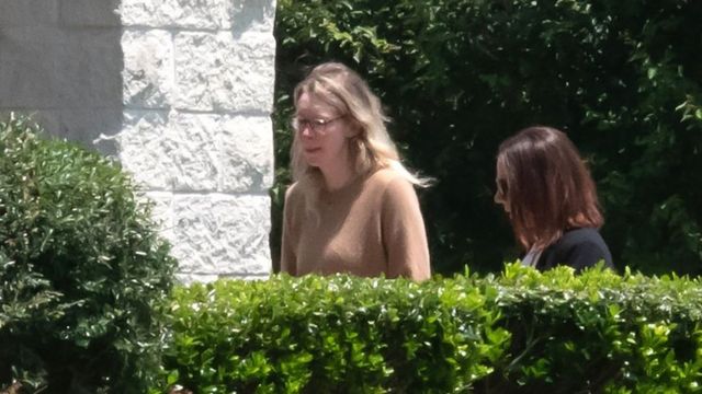 Imagen de Elizabeth Holmes antes de entrar en prisión