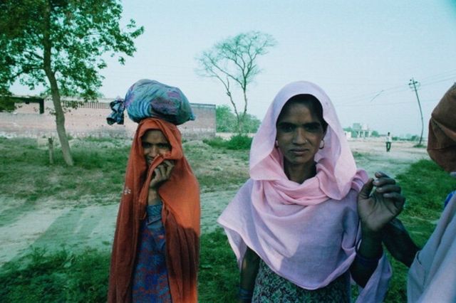 இந்தியாவில் வளைந்து கொடுக்காத, கொடுமையான சாதிய ஆதிக்கத்தில் தலித் பெண்கள் தான் அடிமட்ட நிலையில் துன்பங்களை சந்திக்கிறார்கள்