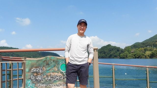 Lưu Duy Trân hiện đang là nghiên cứu sinh năm thứ hai ngành Thương mại Quốc tế tại ĐH Quốc gia Jeonbuk, Hàn Quốc