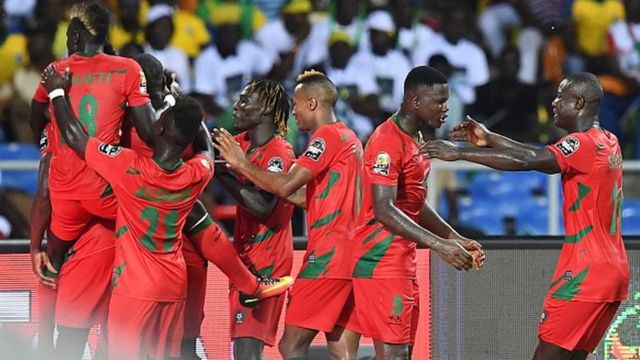 Les joueurs Bissau-Guinéens jubilent après l'égalisation de Marinho Suares dans le temps additionnel