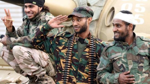 مسلحون منضوون تحت لواء "الجيش الوطني الليبي" الذي يقوده خليفة حفتر