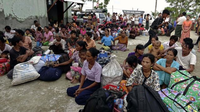 အကြမ်းဖက်မှုတွေကြောင့် ထွက်ပြေးနေရတဲ့ ရခိုင်ဒုက္ခသည်တွေ