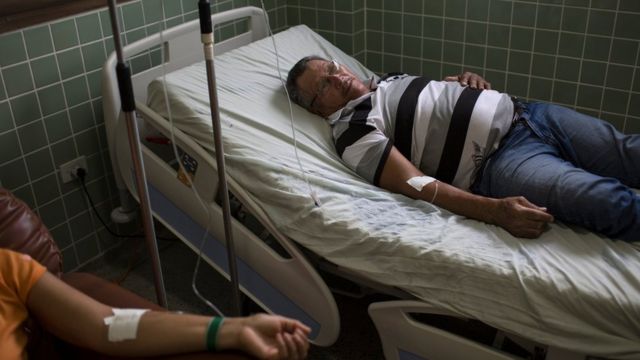 Pacientes com chikungunya são atendidos em Monteiro (PB), em fevereiro de 2016