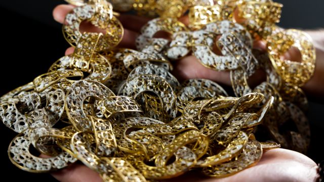 تم العثور على سلسلة ذهبية في حطام سفينة مارافيلاس