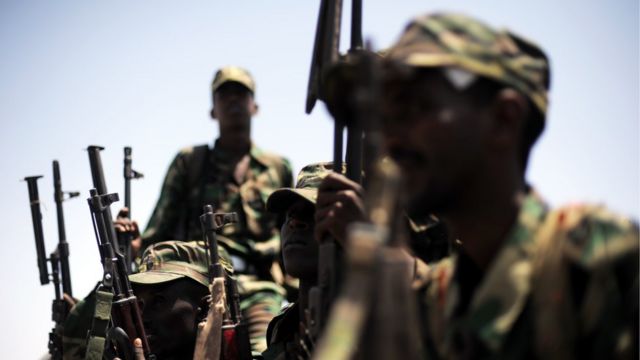 ዩኒፎርም የለበሱ የታጠቁ የሚሊሻ አባለት መዲና ላይ ተጭነው