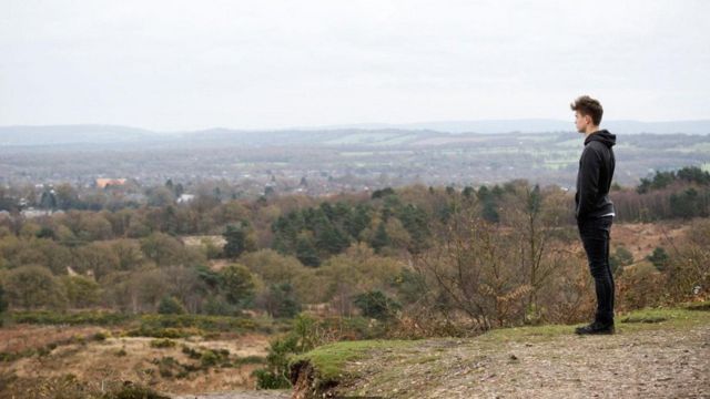Um em cada dez britânicos diz não ter amigo íntimo algum