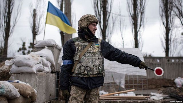 Soldado ucraniano en el frente
