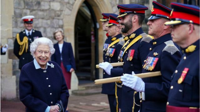 女王在溫莎城堡接見一批加拿大陸軍代表（6/10/2021）