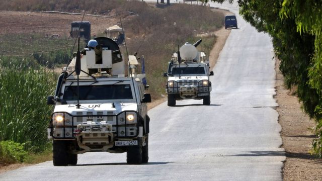 مركبات عسكرية تابعة لقوات الأمم المتحدة المؤقتة العاملة في جنوب لبنان (يونيفيل)