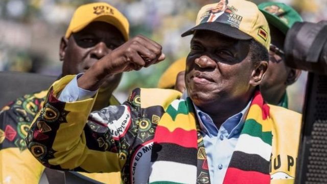 Emmerson Mnangagwa celebra sua vitória