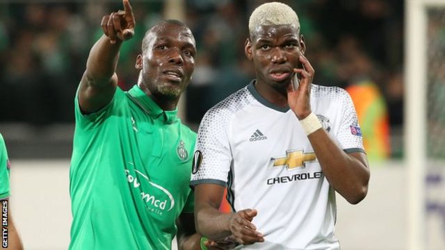 France's Paul Pogba, his mother Yeo and his brothers celebrate