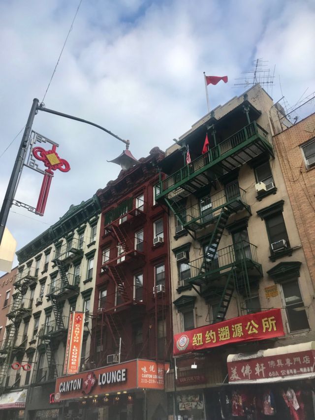 美国唐人街两面 中国 国旗之争 c News 中文