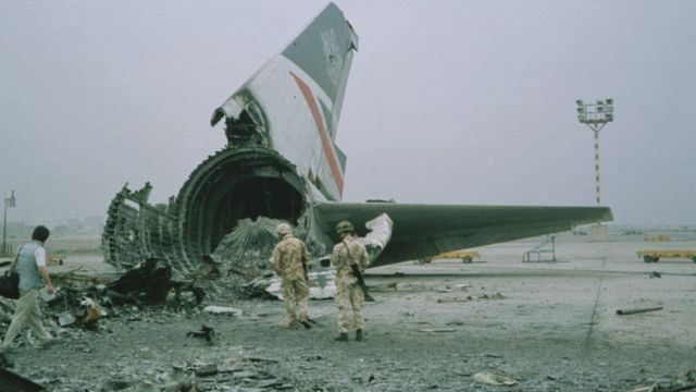 طائرة الخطوط الجوية البريطانية بعد تدميرها