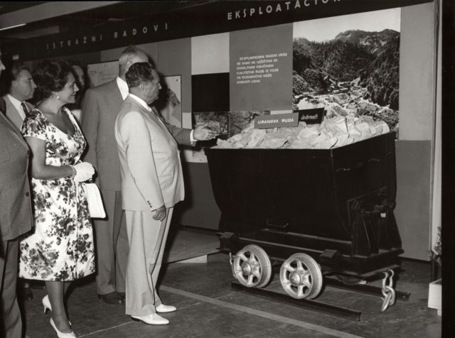 Tito u poseti izložbi nuklearne energije na Beogradskom sajmu 1960. godine