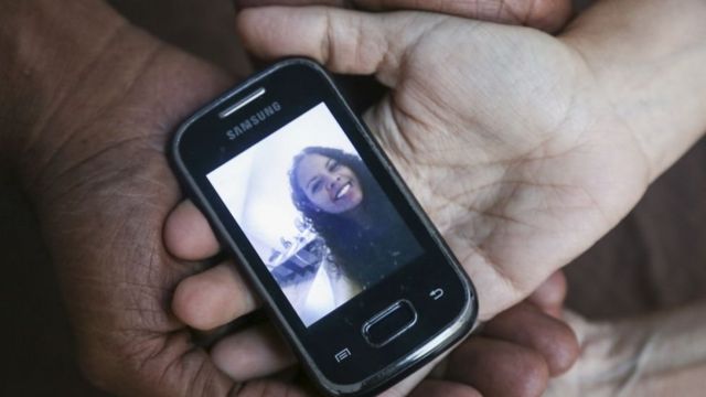 Setelah pengungsian besar-besaran 2,3 juta orang, banyak keluarga Venezuela hanya bisa berhubungan lewat telepon.