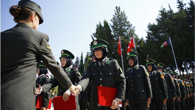 Afganistan Ulusal Ordusu'nun subay ve astsubay adayı 109 kadın personeline, 3'üncü Piyade Eğitim Tugay Komutanlığında temel askerlik eğitimi verildi (25 Ağustos 2016)