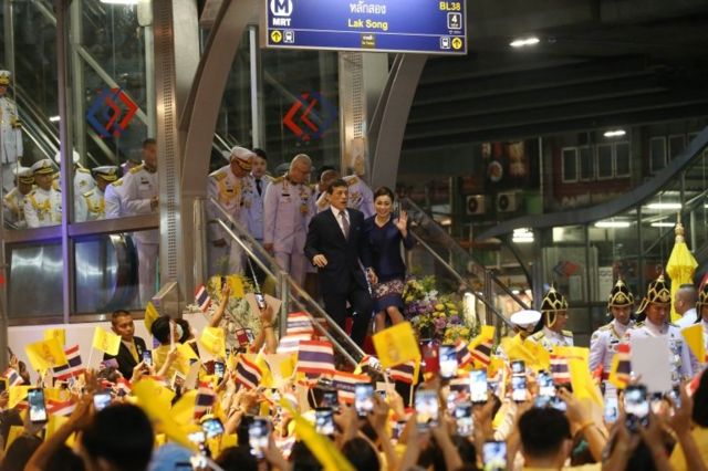 The King and Queen traveled to the two main stations.