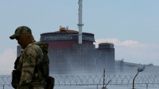 Employee near the Zaporizhzhia nuclear power plant