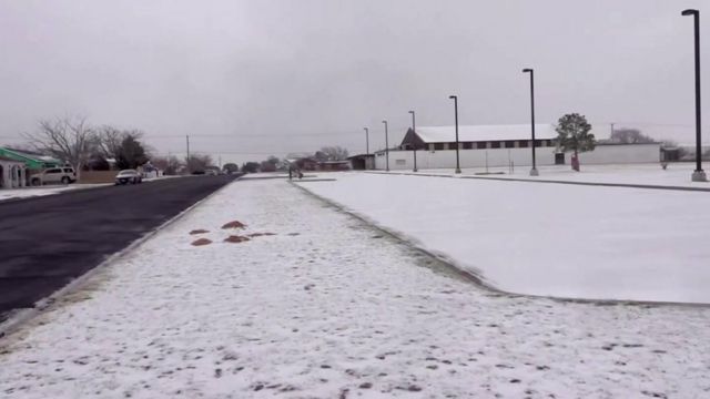 Neve cobrindo Odessa, Texas