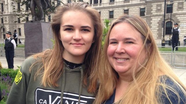 ユーモアと罵倒とイギリスらしさと ロンドンの反トランプ氏デモ cニュース