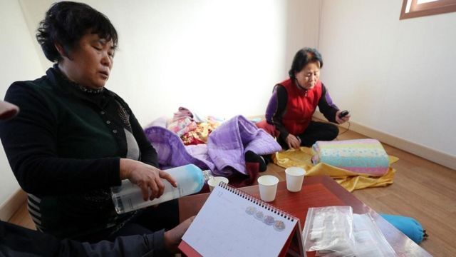 Refugiados del sismo de Pohang