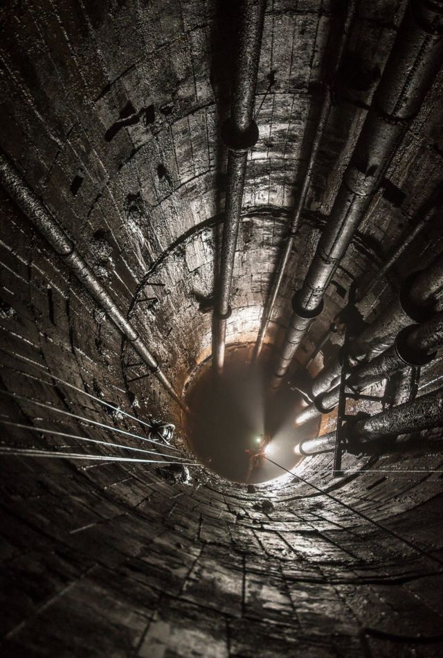 A climber explores Nenthead Mines in England tarihi fotoğraf