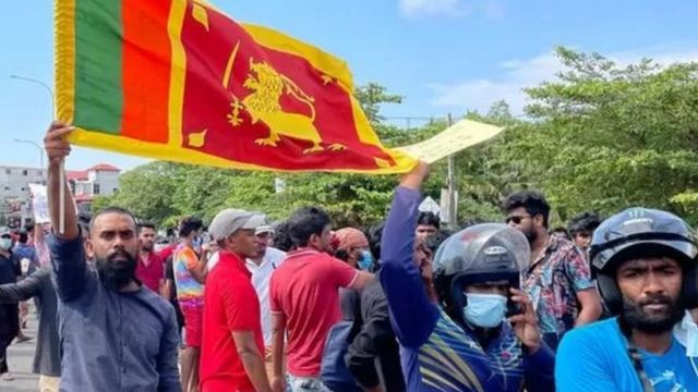 இலங்கையில் மக்கள் போராட்டம்