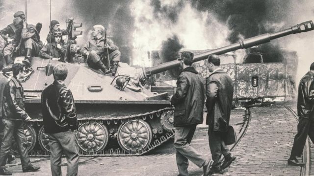 Війська у Празі