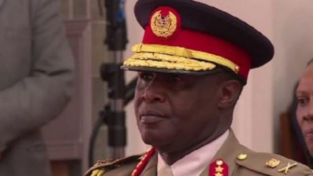 Taliyaha militariga dalka Kenya Janaraal Robert Kariuki Kibochi