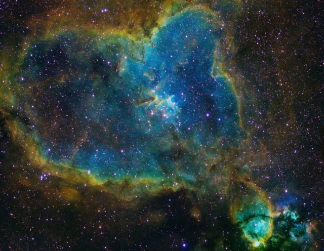 A Nebulosa do Coração, no Braço de Perseus da Via Láctea