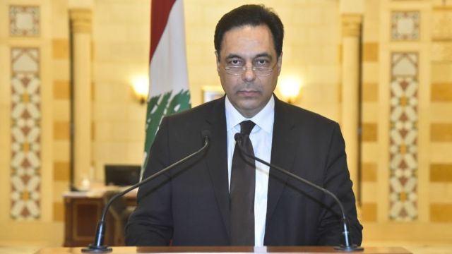 دياب يقود حكومة تصريف أعمال في لبنان
