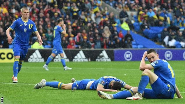 ウェールズ 64年ぶりサッカーw杯出場へ 出し切った と予選敗退のウクライナ cニュース