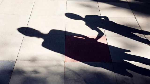 부모의 그늘에서 사는 자녀들 - BBC News 코리아