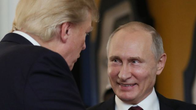 ABD Başkanı Donald Trump (solda) ve Rusya Devlet Başkanı Vladimir Putin